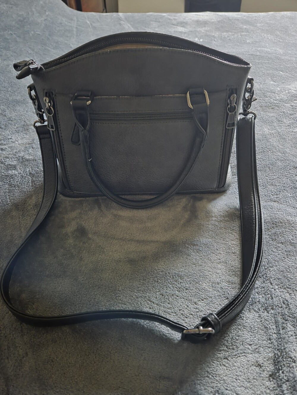Lady Conceal Carly Satchel